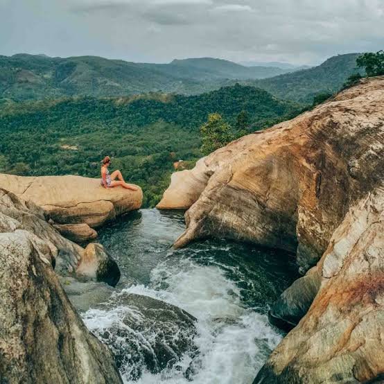 Diyaluma Falls waterfall in Sri Lanka
