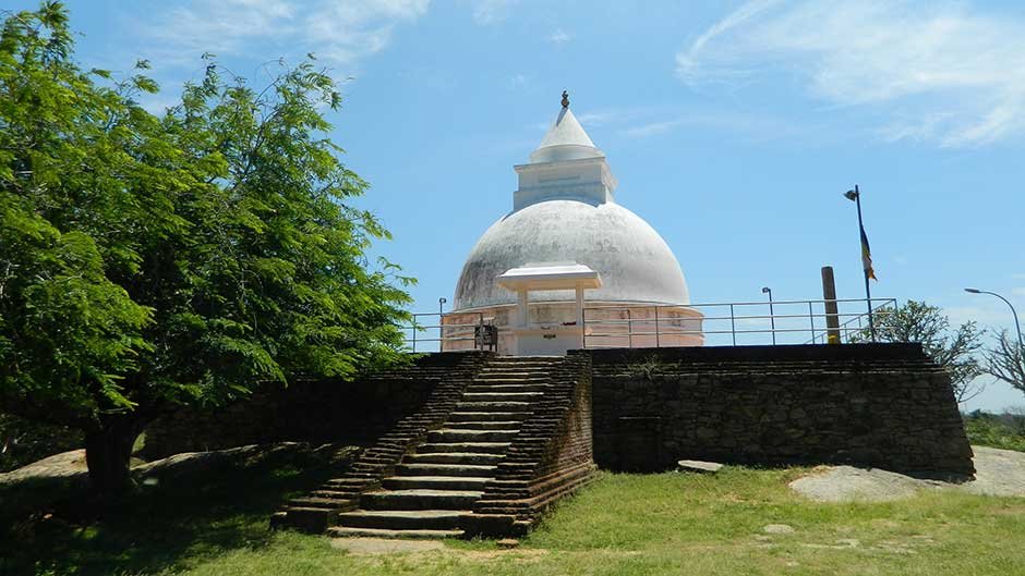 Lahugala Magul Maha Viharaya ancient temple in Sri Lanka