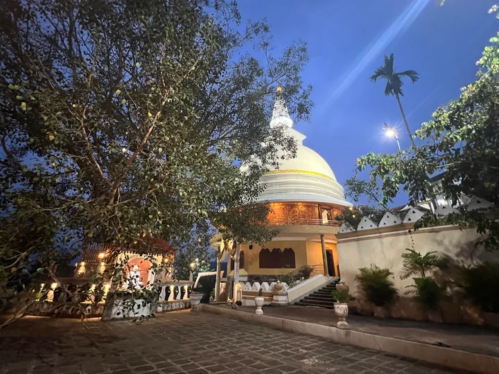 Asgiri Gedige Rajamaha Viharaya in Kandy